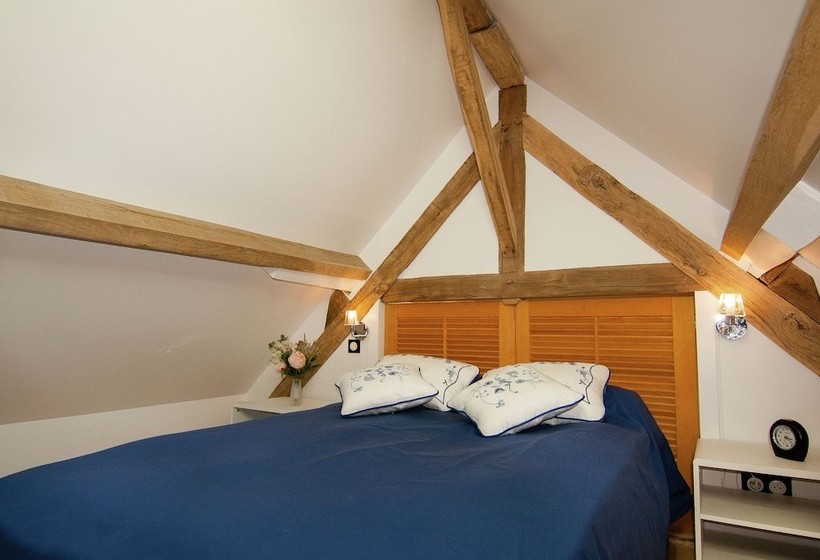 Comfortable Gite In Picturesque Medieval Village