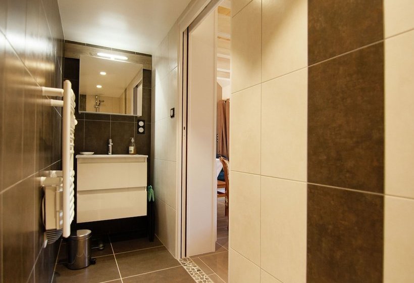 Comfortable Gite In Picturesque Medieval Village