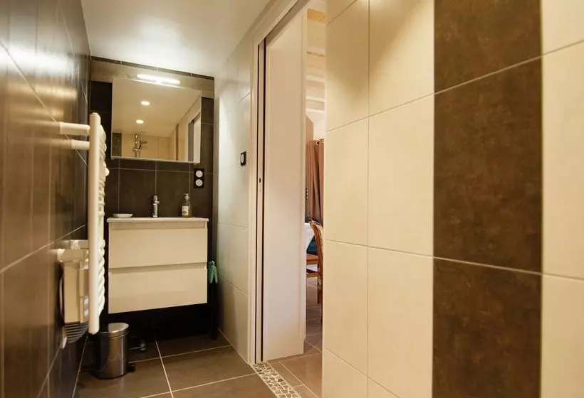 Comfortable Gite In Picturesque Medieval Village