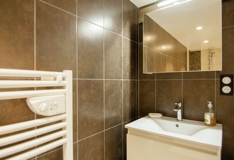 Comfortable Gite In Picturesque Medieval Village