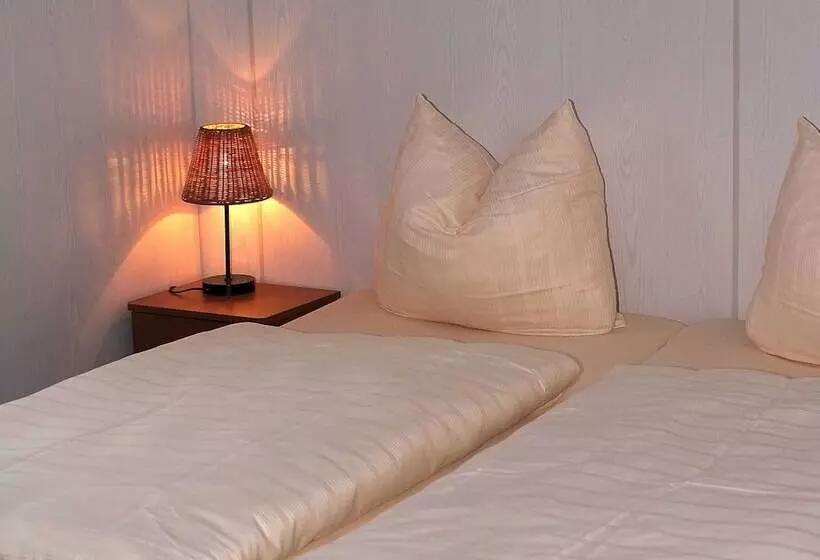 Chalet In Gerolstein With Forest