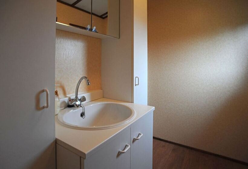 Chalet In Gerolstein With Forest