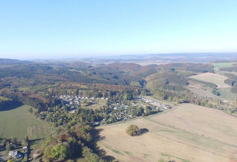 Chalet In Gerolstein With Forest