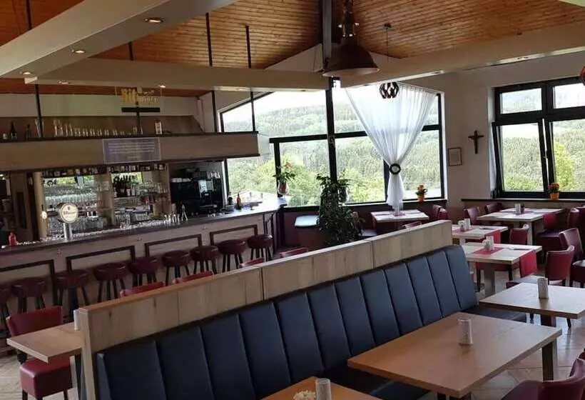 Chalet In Gerolstein With Forest