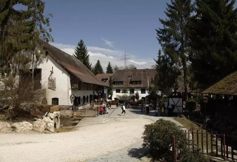 Hotelli Erlebnisgastronomie Lochmuhle