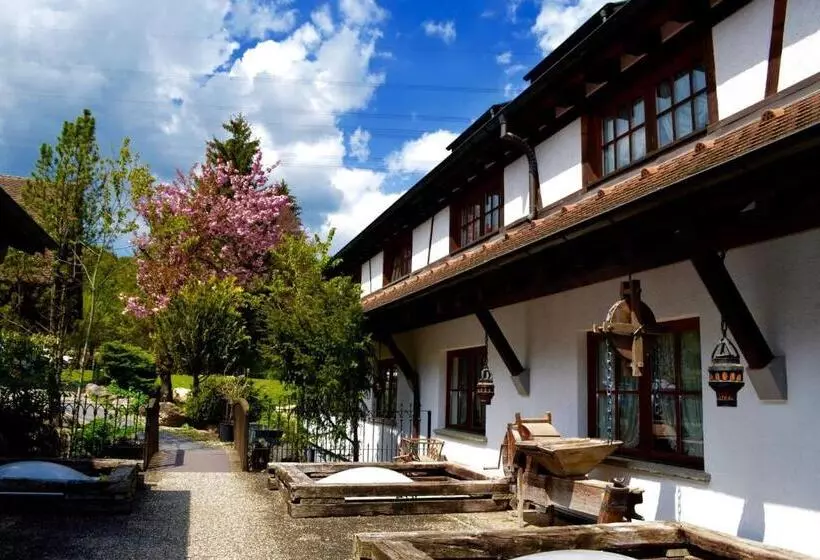 Hotelli Erlebnisgastronomie Lochmuhle