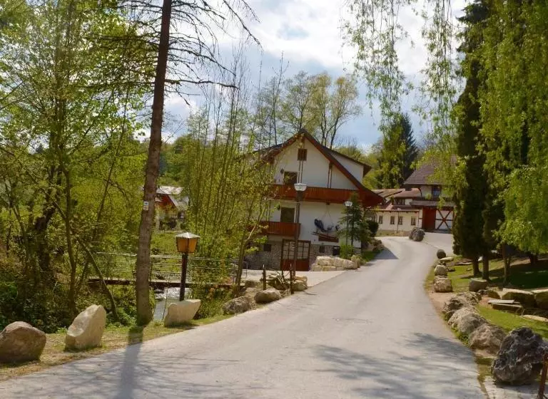 Hotelli Erlebnisgastronomie Lochmuhle