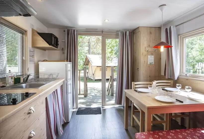 ホテル Huttopia Le Moulin