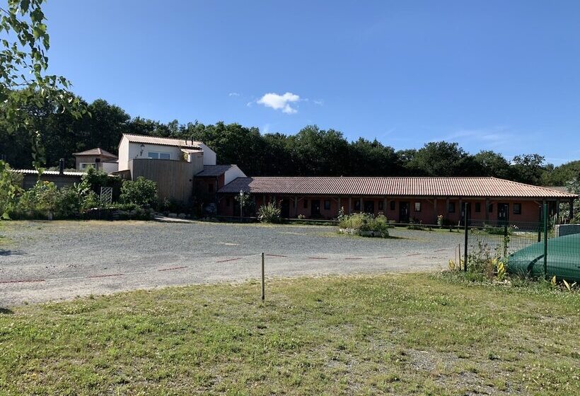 בית מלון כפרי L Hacienda Villa Verdé