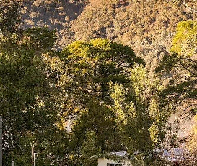 ホテル Reflections Burrinjuck Waters   Holiday Park