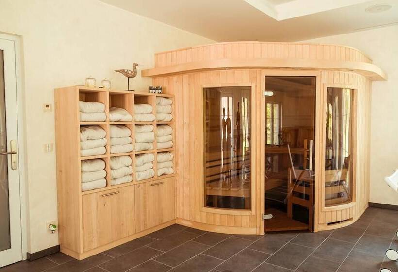 Отель Schrebenza Apartments & Natur