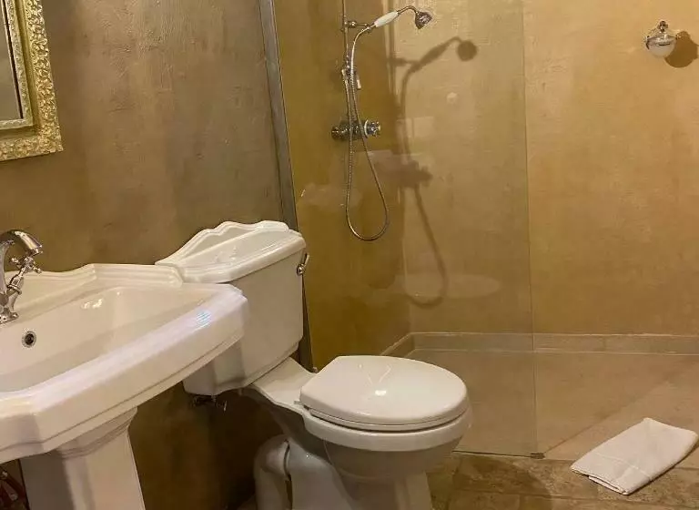 Majatalo Le Château De Cambiaire