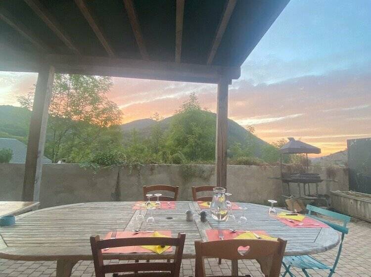 Пансион Ferme Auberge Le Cochon Du Madres