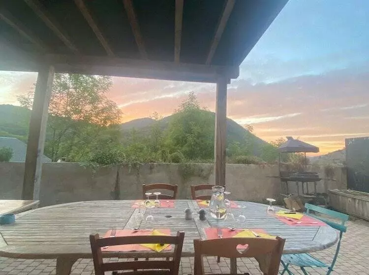 پانسیون Ferme Auberge Le Cochon Du Madres