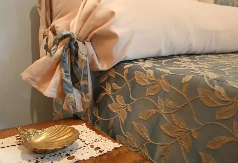 Majatalo Le Petit Coin De Maison Chante Lune