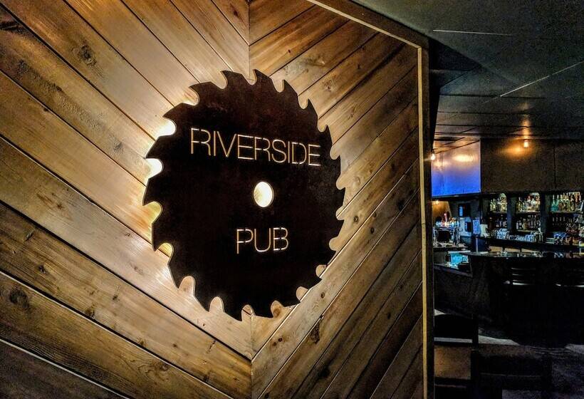 Riverside Inn