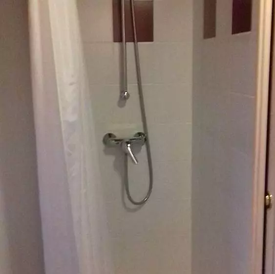 ベッドアンドブレックファースト Auberge De La Tour