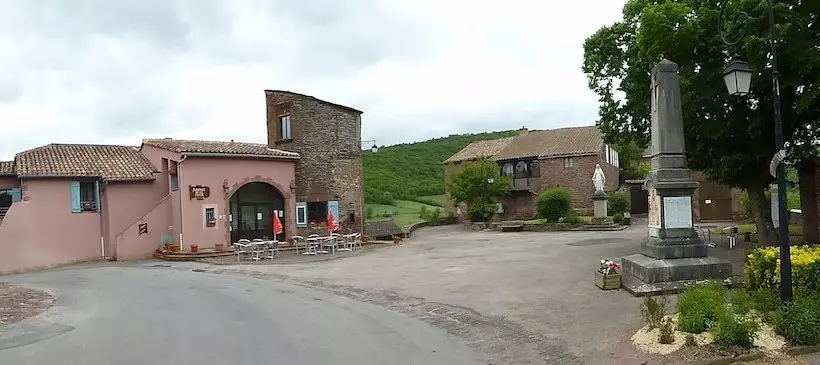 ベッドアンドブレックファースト Auberge De La Tour