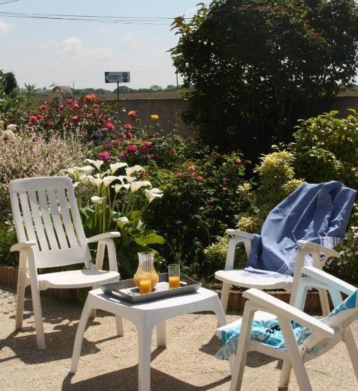 Bed and Breakfast Chambres D Hotes  Les Palmiers