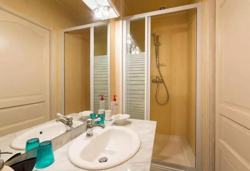 ベッドアンドブレックファースト Chambres D Hotes  Les Palmiers