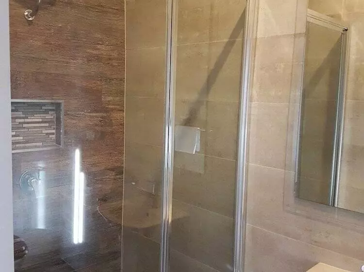 Hampton Halfway Hotel Motel