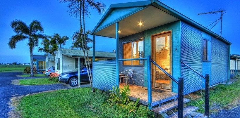 酒店 August Moon Caravan Park