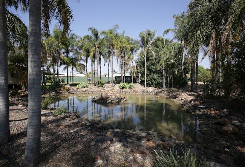 Отель Millmerran Village Caravan Park