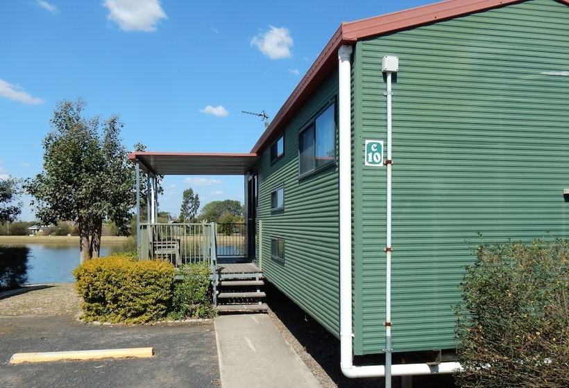 Отель Millmerran Village Caravan Park