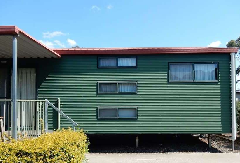 Отель Millmerran Village Caravan Park