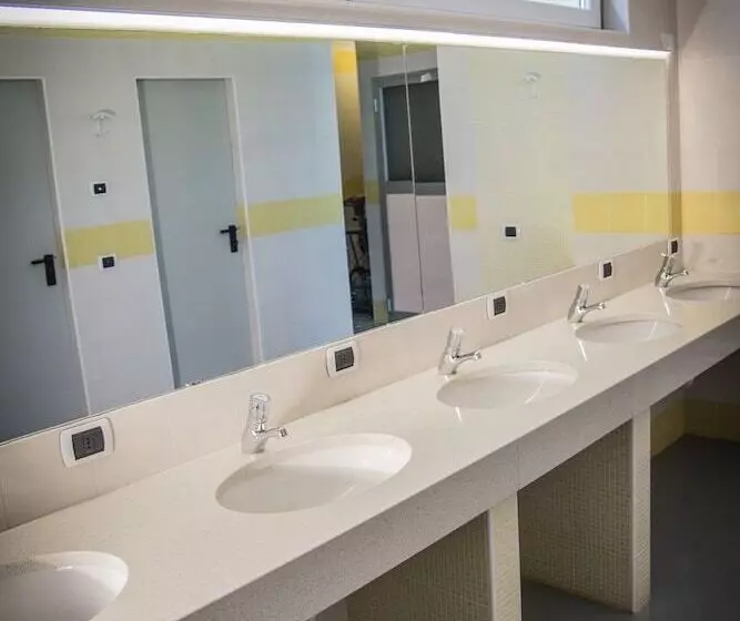 ホテル Sarca Lodge Val Rendena