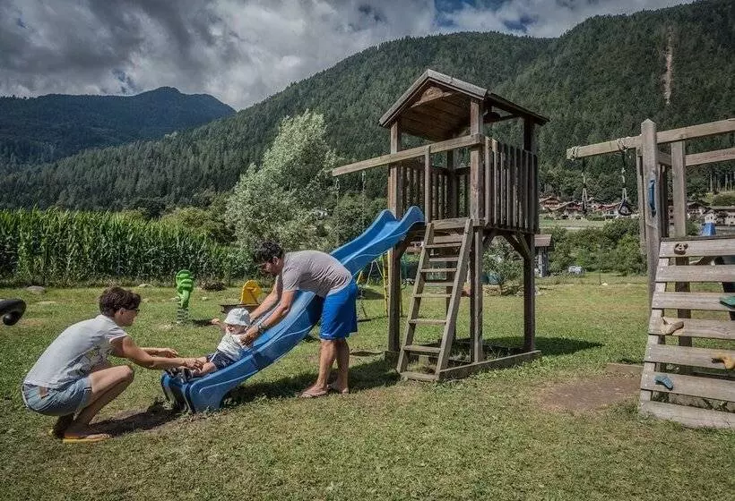 ホテル Sarca Lodge Val Rendena