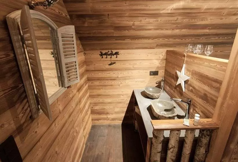 ペンション Aqualodge