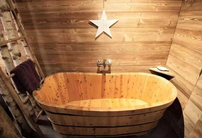 ペンション Aqualodge