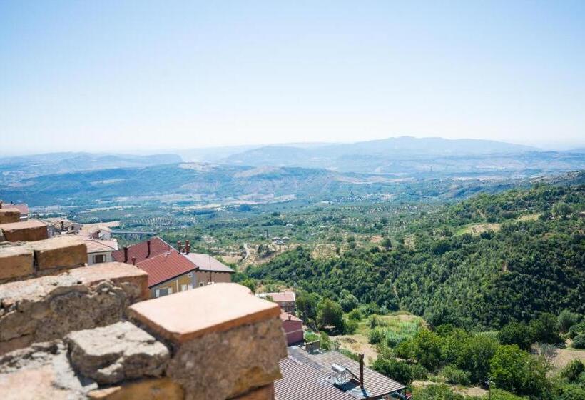 ペンション Castello Di Caccuri Suites