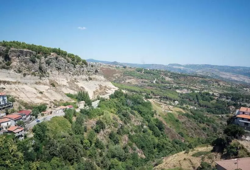 ペンション Castello Di Caccuri Suites