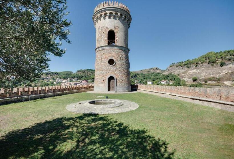 ペンション Castello Di Caccuri Suites