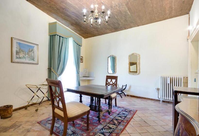 ペンション Castello Di Caccuri Suites
