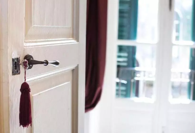 ペンション Castello Di Caccuri Suites