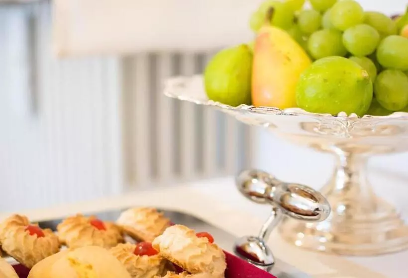 ペンション Castello Di Caccuri Suites