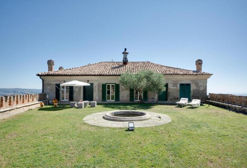 ペンション Castello Di Caccuri Suites