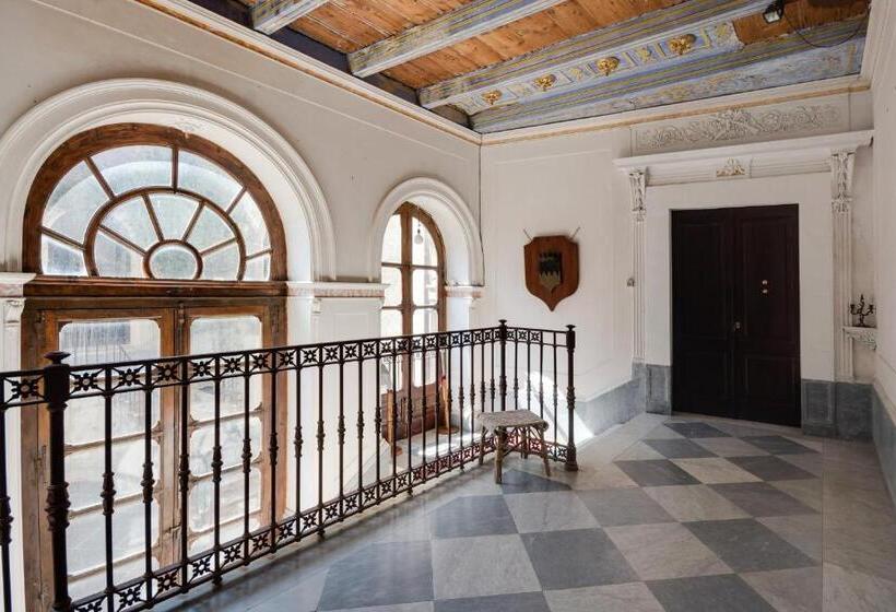 ペンション Castello Di Caccuri Suites