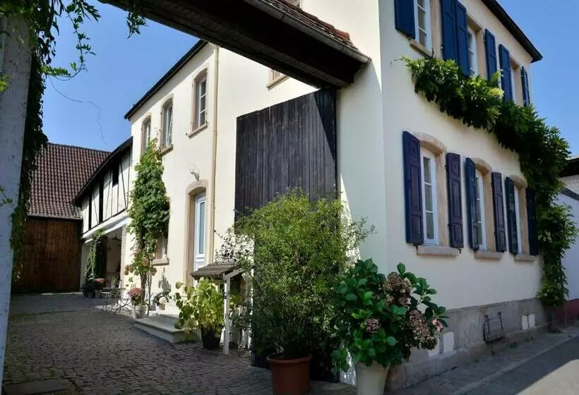 Majatalo Gästehaus & Weingut Gehrig