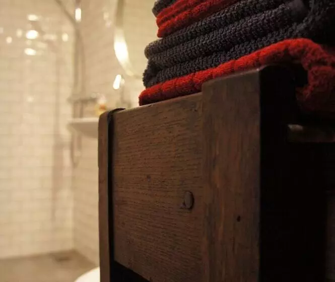 Majatalo La Blanche Girondine