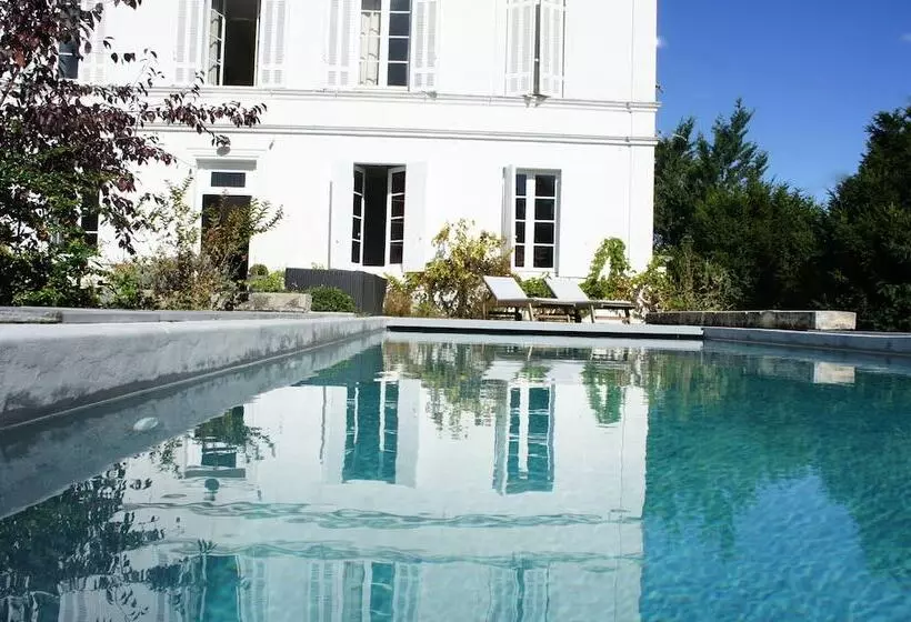 Majatalo La Blanche Girondine