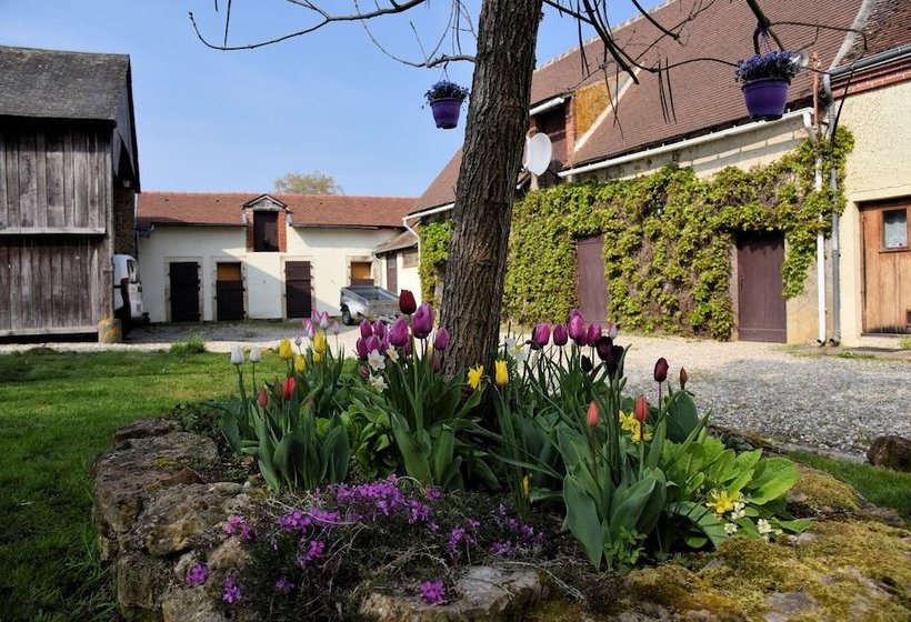 Aux Prés Du Berry Bed & Breakfast