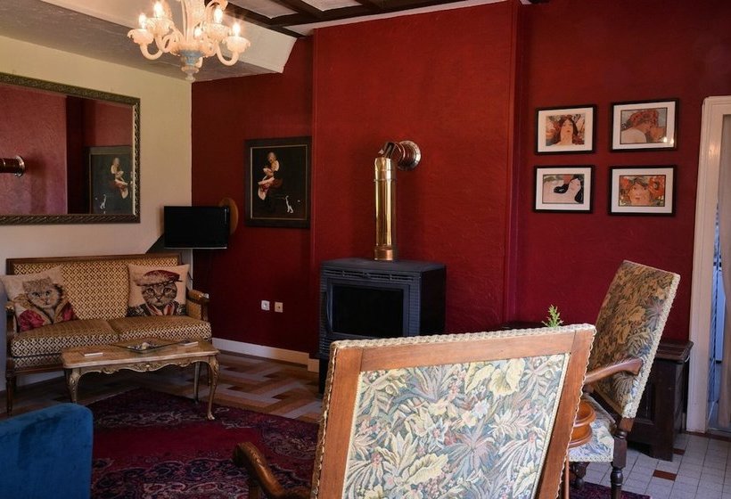 Aux Prés Du Berry Bed & Breakfast