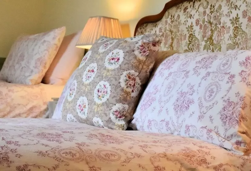 Aux Prés Du Berry Bed & Breakfast