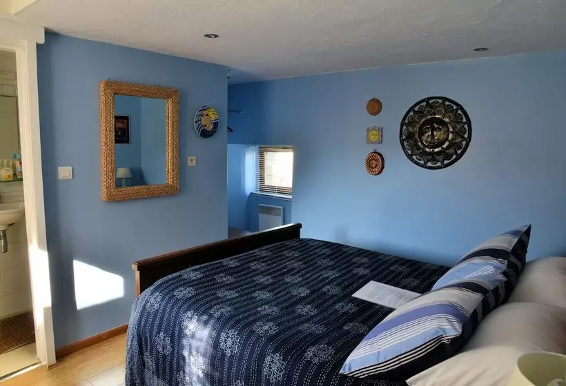 Aux Prés Du Berry Bed & Breakfast