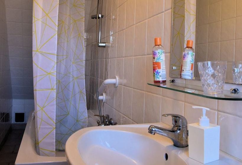 Aux Prés Du Berry Bed & Breakfast