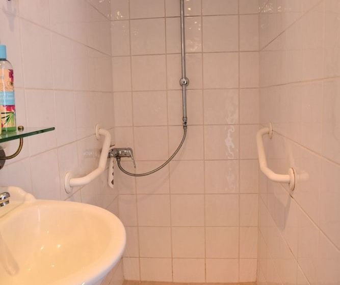 Aux Prés Du Berry Bed & Breakfast